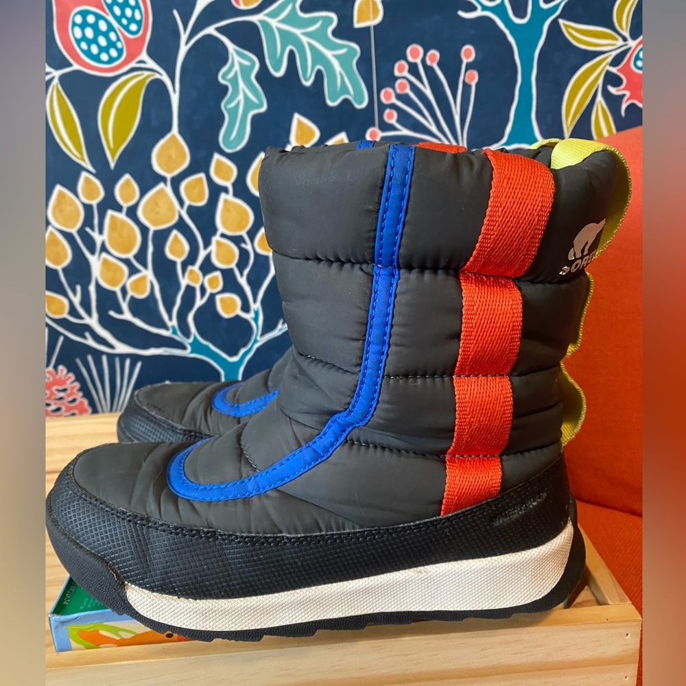 Kids sorel Whitney II puffy snow boot
